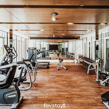 Favstay - The Base Downtown Phuket Ngoại thất bức ảnh