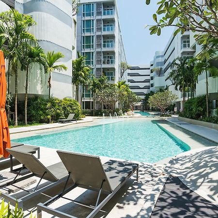 Favstay - The Base Downtown Phuket Ngoại thất bức ảnh
