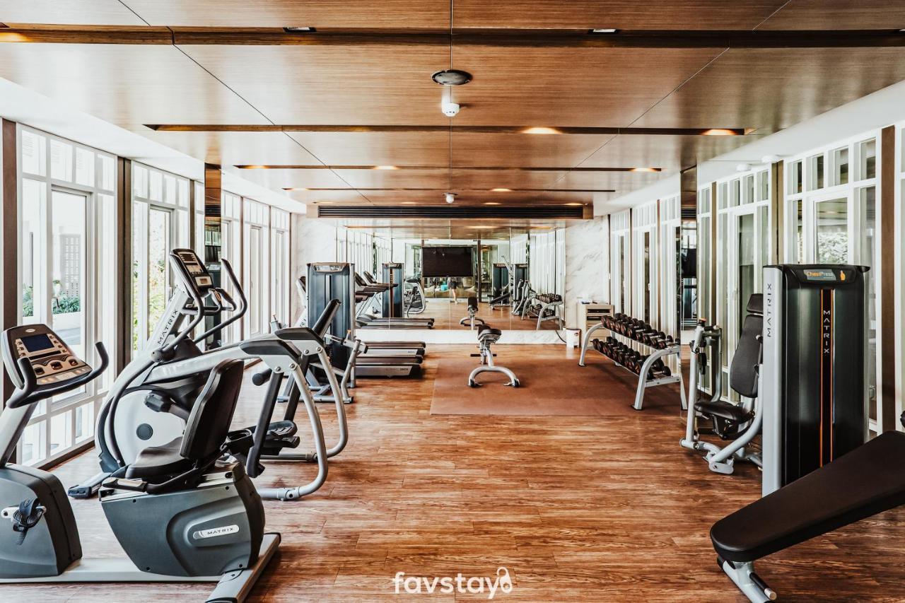 Favstay - The Base Downtown Phuket Ngoại thất bức ảnh