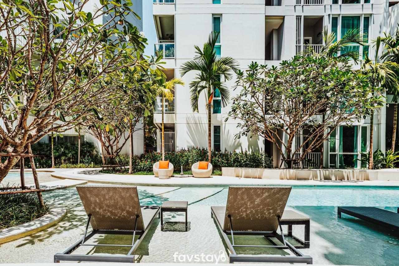 Favstay - The Base Downtown Phuket Ngoại thất bức ảnh