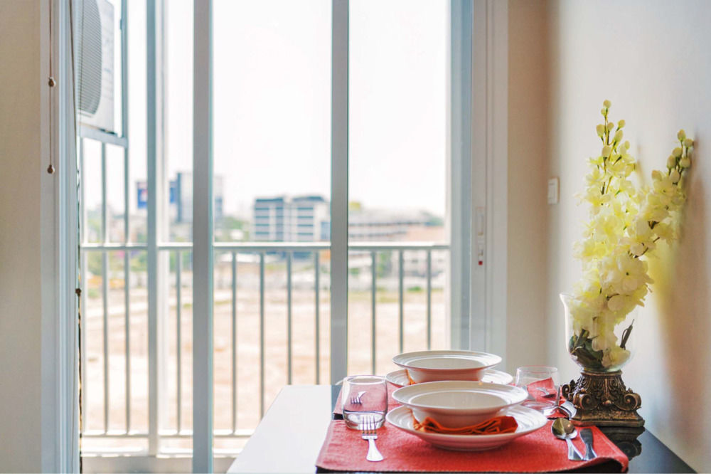 Favstay - The Base Downtown Phuket Ngoại thất bức ảnh
