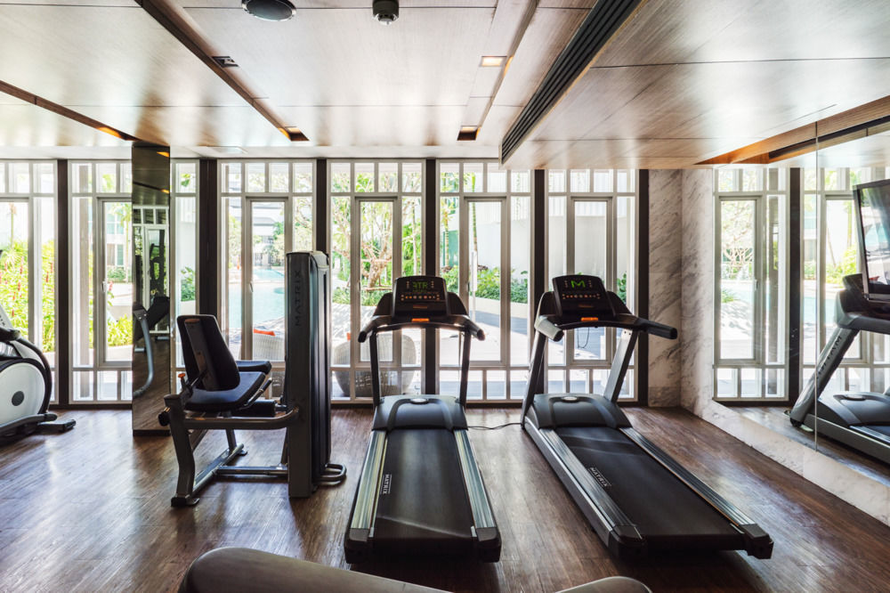 Favstay - The Base Downtown Phuket Ngoại thất bức ảnh