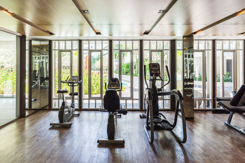 Favstay - The Base Downtown Phuket Ngoại thất bức ảnh