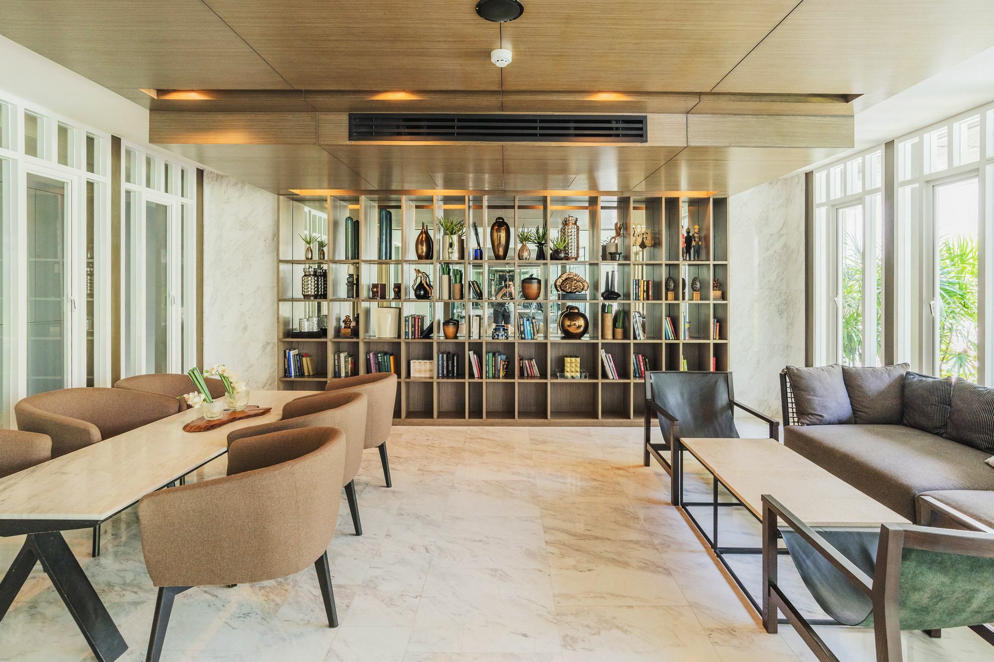 Favstay - The Base Downtown Phuket Ngoại thất bức ảnh
