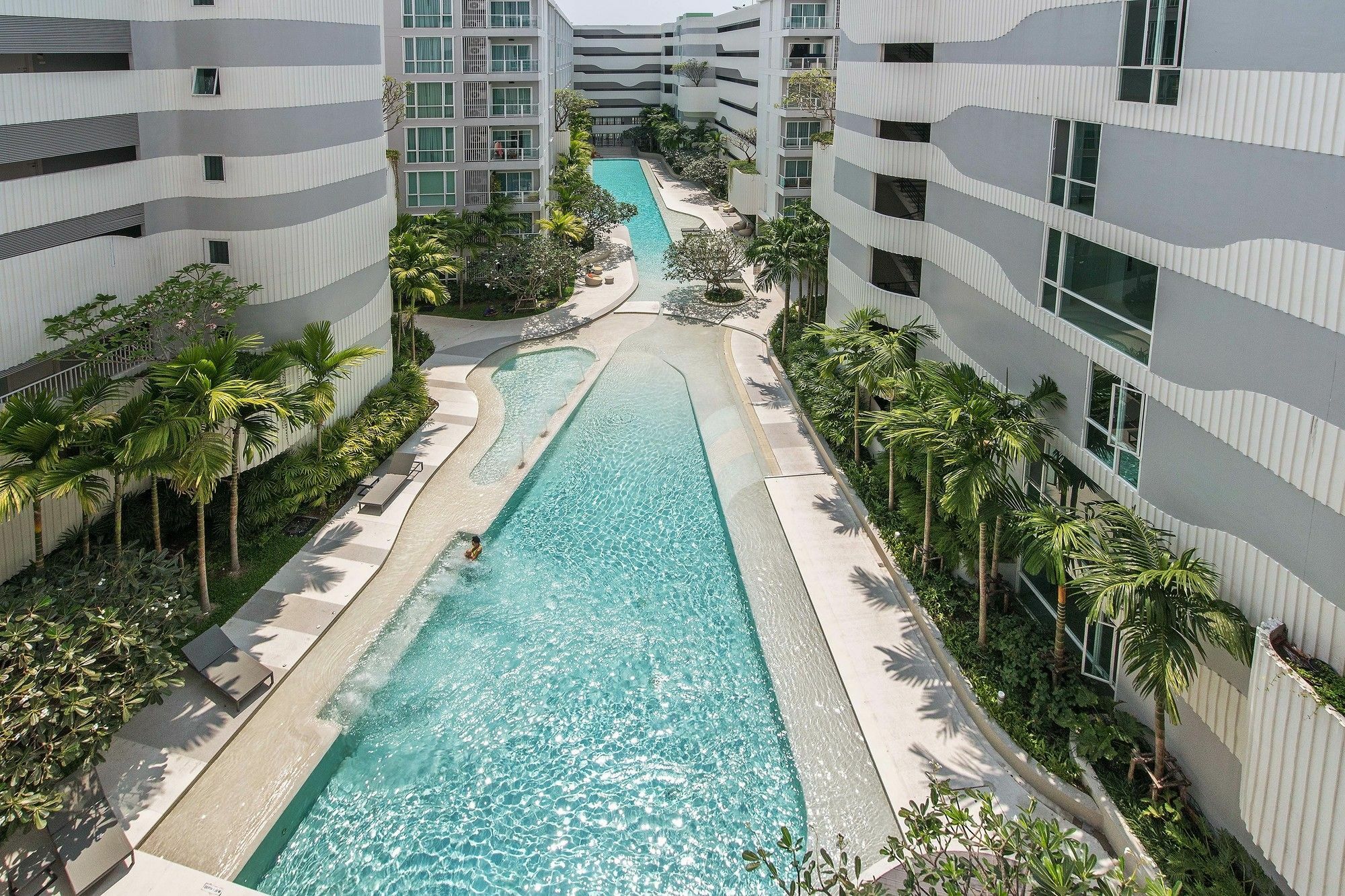 Favstay - The Base Downtown Phuket Ngoại thất bức ảnh